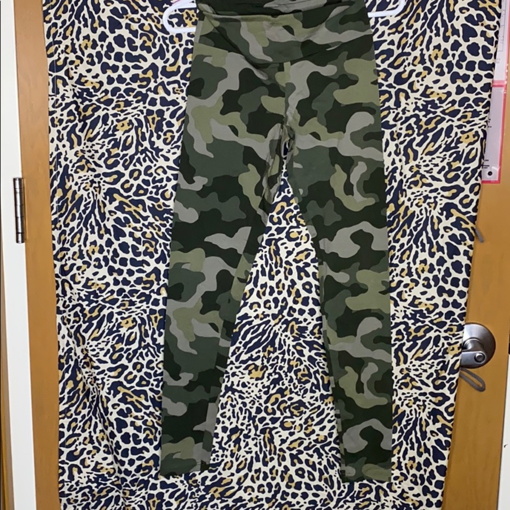 Camo leggings